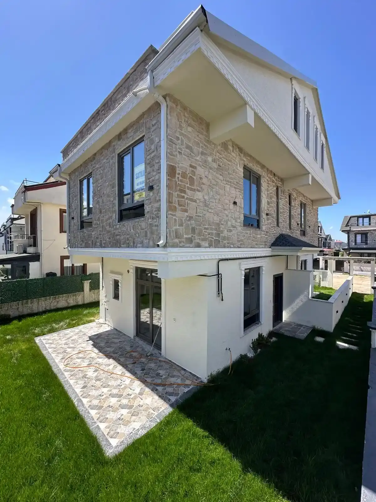 Kocaali Yalı Mahallesi'nde Daire Fiyatına 4+1 Lüks Tripleks Villa - Yerden Isıtmalı