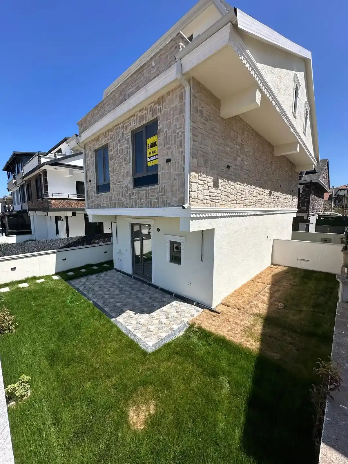 Kocaali Yalı'da Müstakil Havuzlu 4+1 Tripleks Villa - Denize 430m Mesafede